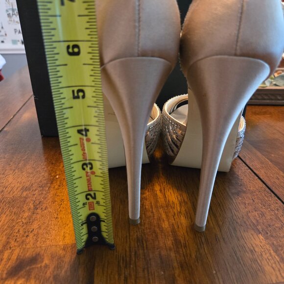 Colin Stuart from Victoria's Secret High Heals size 8.5 - Picture 6 of 12